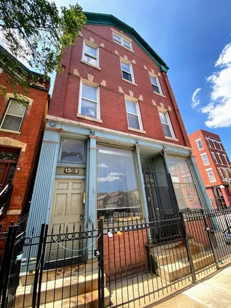 $2,099 | 1362 North Bosworth Avenue, Unit 3A, Chicago, IL 60642