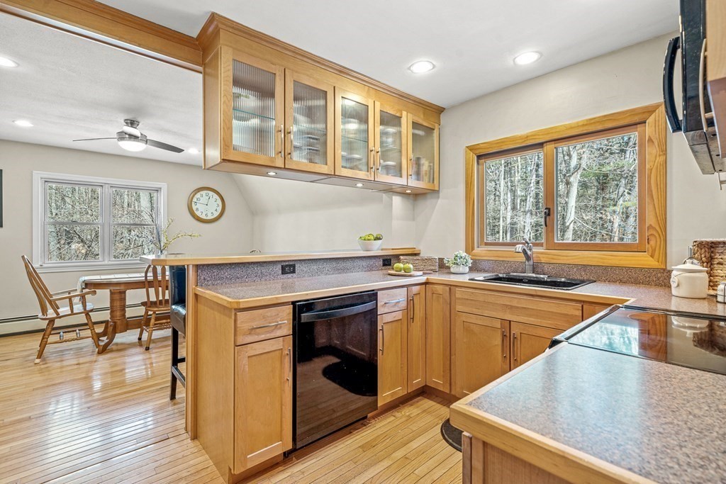 52 Kimball Road Amesbury, MA 01913 - Photo 9 of 38