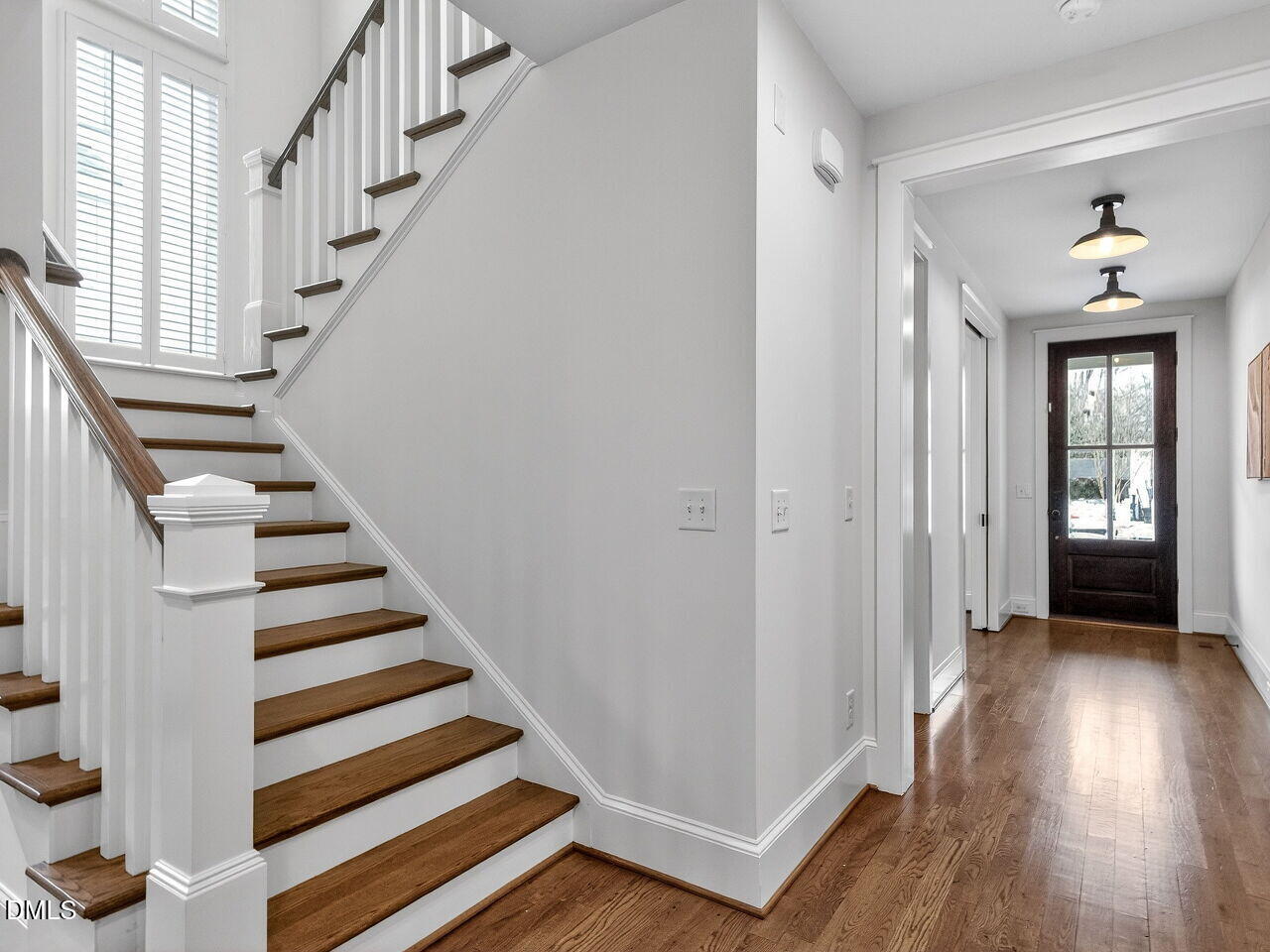 006-1280x960-foyer