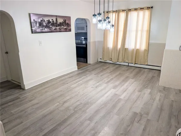 $2,200 | 136 Chatham Street, Providence, RI 02904