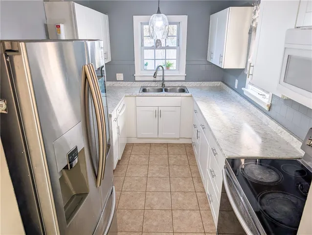 $2,400 | 136 Chatham Street, Providence, RI 02904