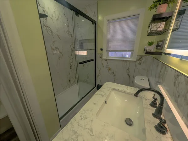 $2,200 | 136 Chatham Street, Providence, RI 02904