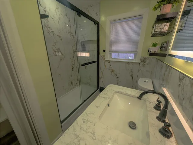 $2,400 | 136 Chatham Street, Providence, RI 02904