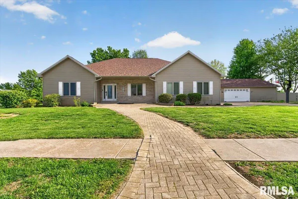$475,000 | 217 Huntington Drive, Auburn, IL 62615
