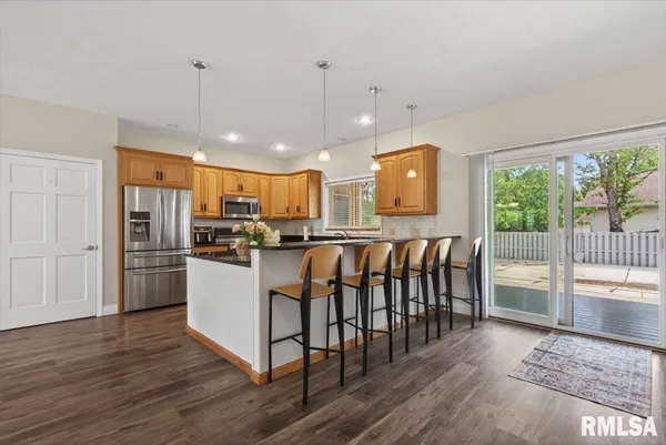 $475,000 | 217 Huntington Drive, Auburn, IL 62615
