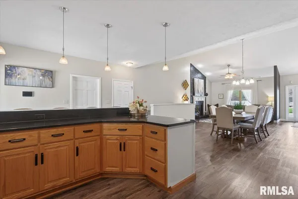 $475,000 | 217 Huntington Drive, Auburn, IL 62615