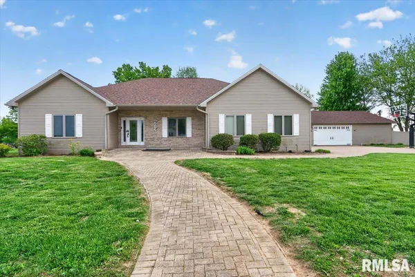 $475,000 | 217 Huntington Drive, Auburn, IL 62615