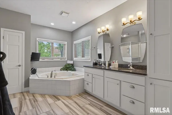$475,000 | 217 Huntington Drive, Auburn, IL 62615