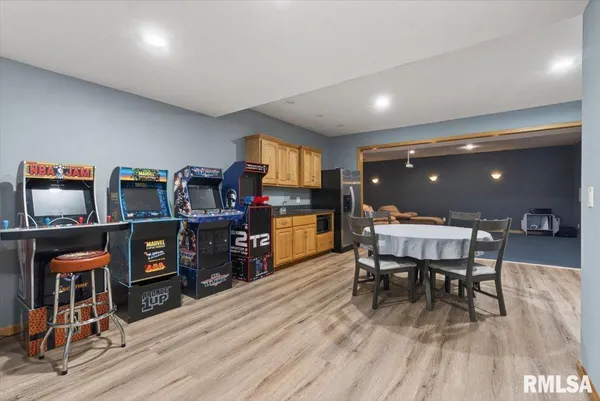 $475,000 | 217 Huntington Drive, Auburn, IL 62615