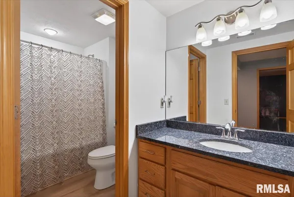 $475,000 | 217 Huntington Drive, Auburn, IL 62615