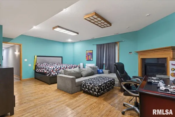 $475,000 | 217 Huntington Drive, Auburn, IL 62615