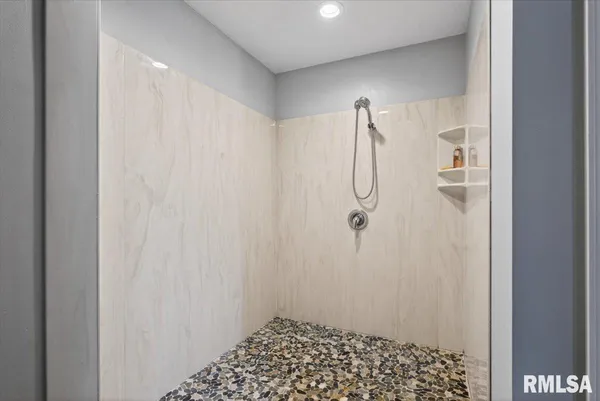 $475,000 | 217 Huntington Drive, Auburn, IL 62615