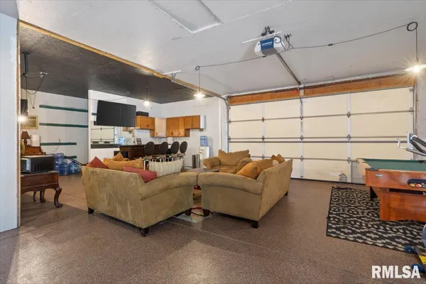 $475,000 | 217 Huntington Drive, Auburn, IL 62615