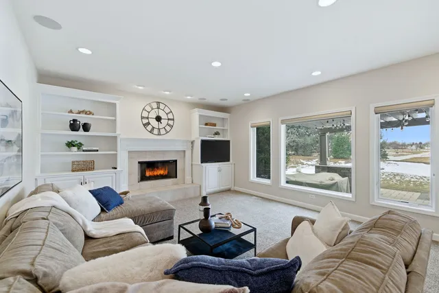 $1,025,000 | 2503 Skylane Drive, Naperville, IL 60564