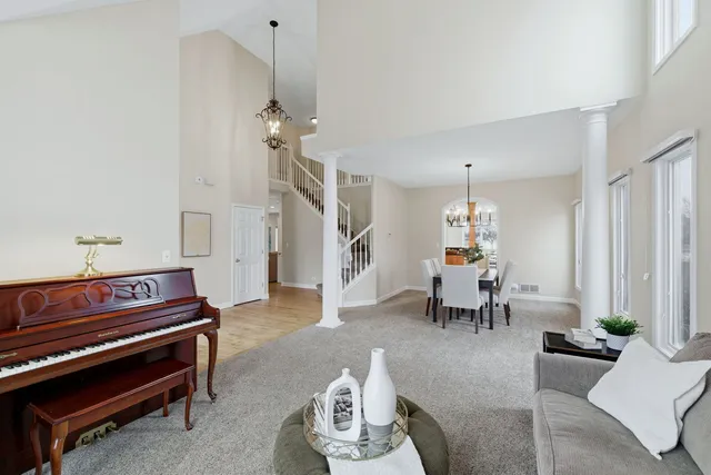 $1,025,000 | 2503 Skylane Drive, Naperville, IL 60564