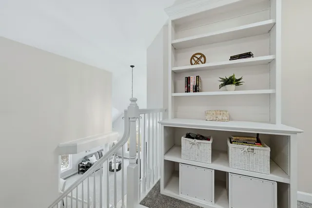 $1,025,000 | 2503 Skylane Drive, Naperville, IL 60564