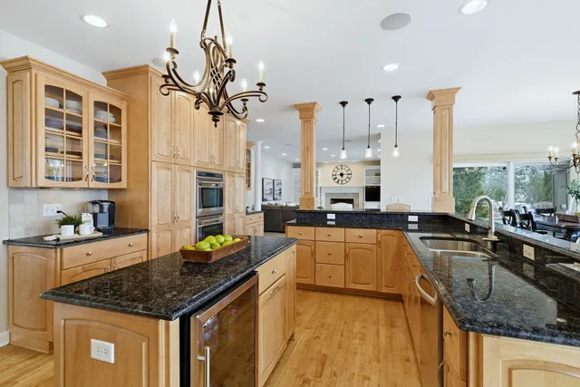 $1,025,000 | 2503 Skylane Drive, Naperville, IL 60564