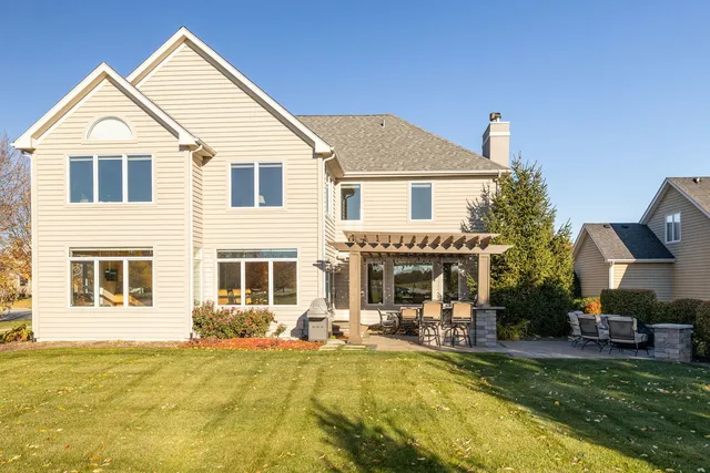 $1,025,000 | 2503 Skylane Drive, Naperville, IL 60564