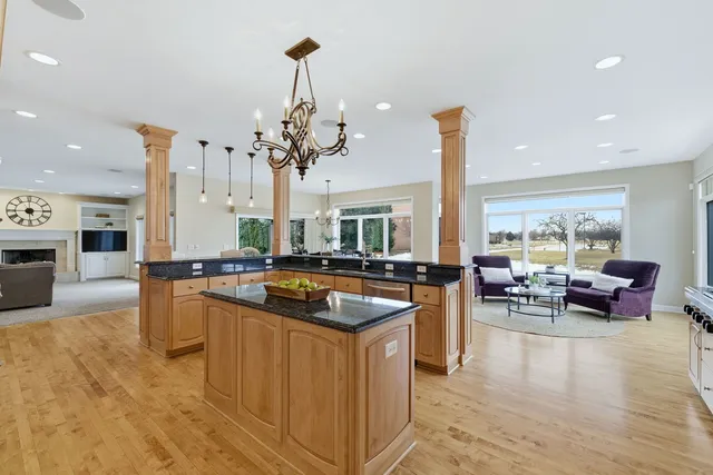 $1,025,000 | 2503 Skylane Drive, Naperville, IL 60564