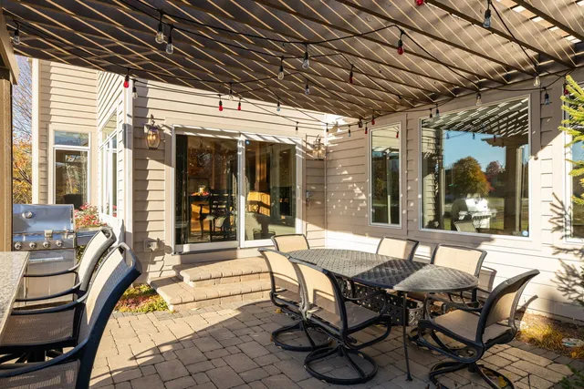 $1,025,000 | 2503 Skylane Drive, Naperville, IL 60564