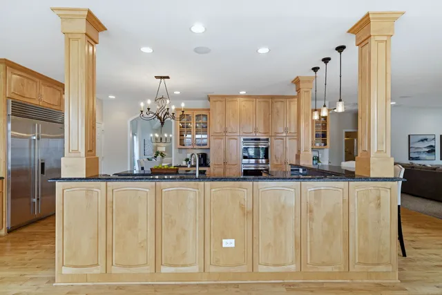 $1,025,000 | 2503 Skylane Drive, Naperville, IL 60564