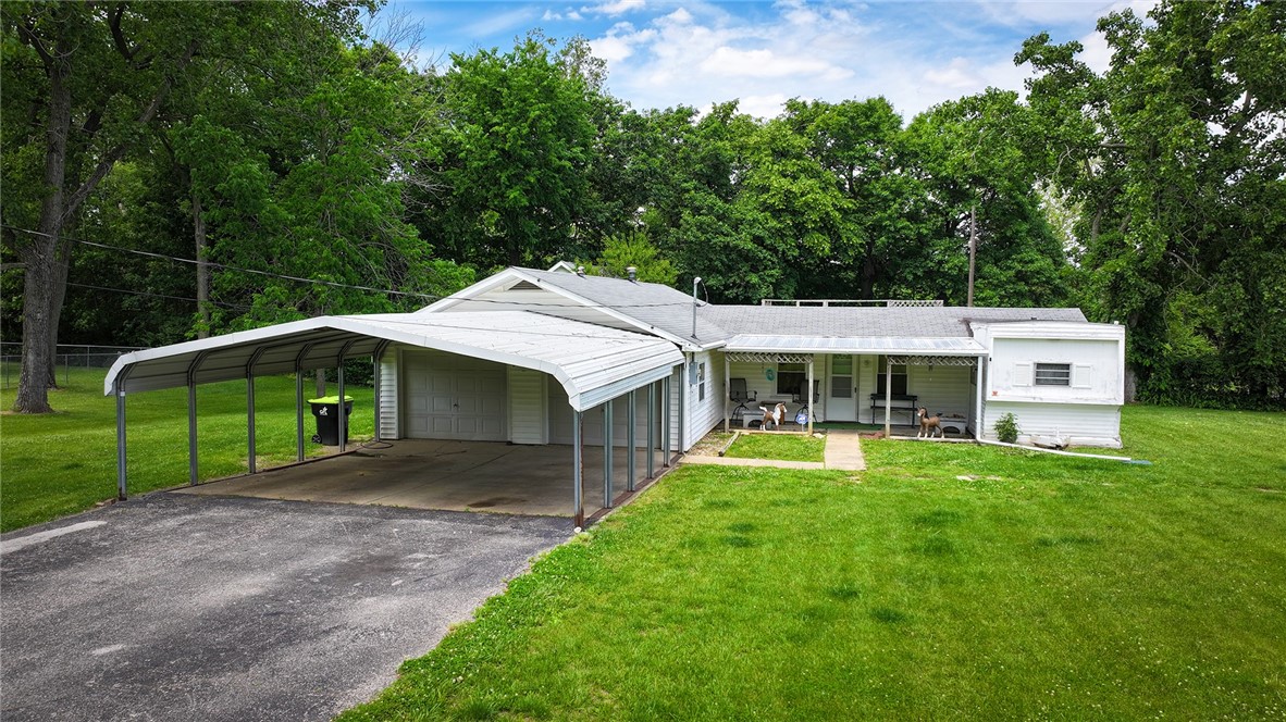 1608 Moorwood Drive Decatur, IL 62521 - Photo 3 of 19