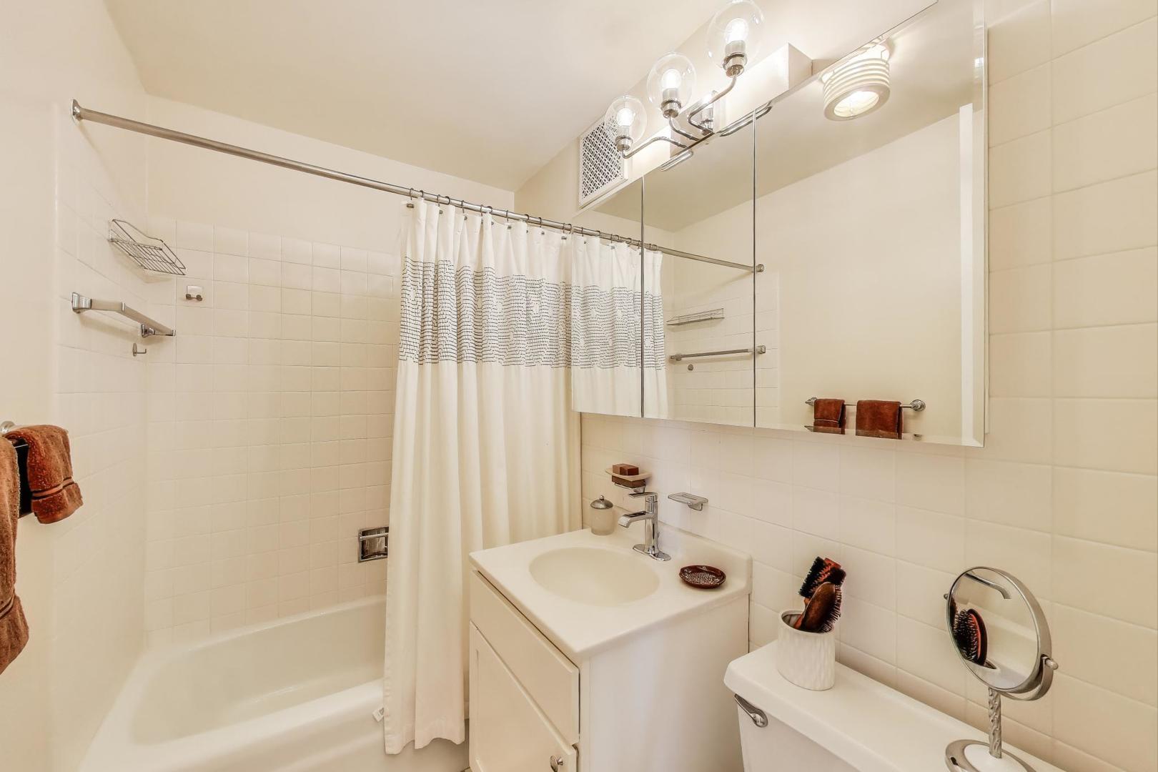 655 West Irving Park Road, Unit 2807 Chicago, IL 60613 - Photo 16 of 33 Gallery Image 16