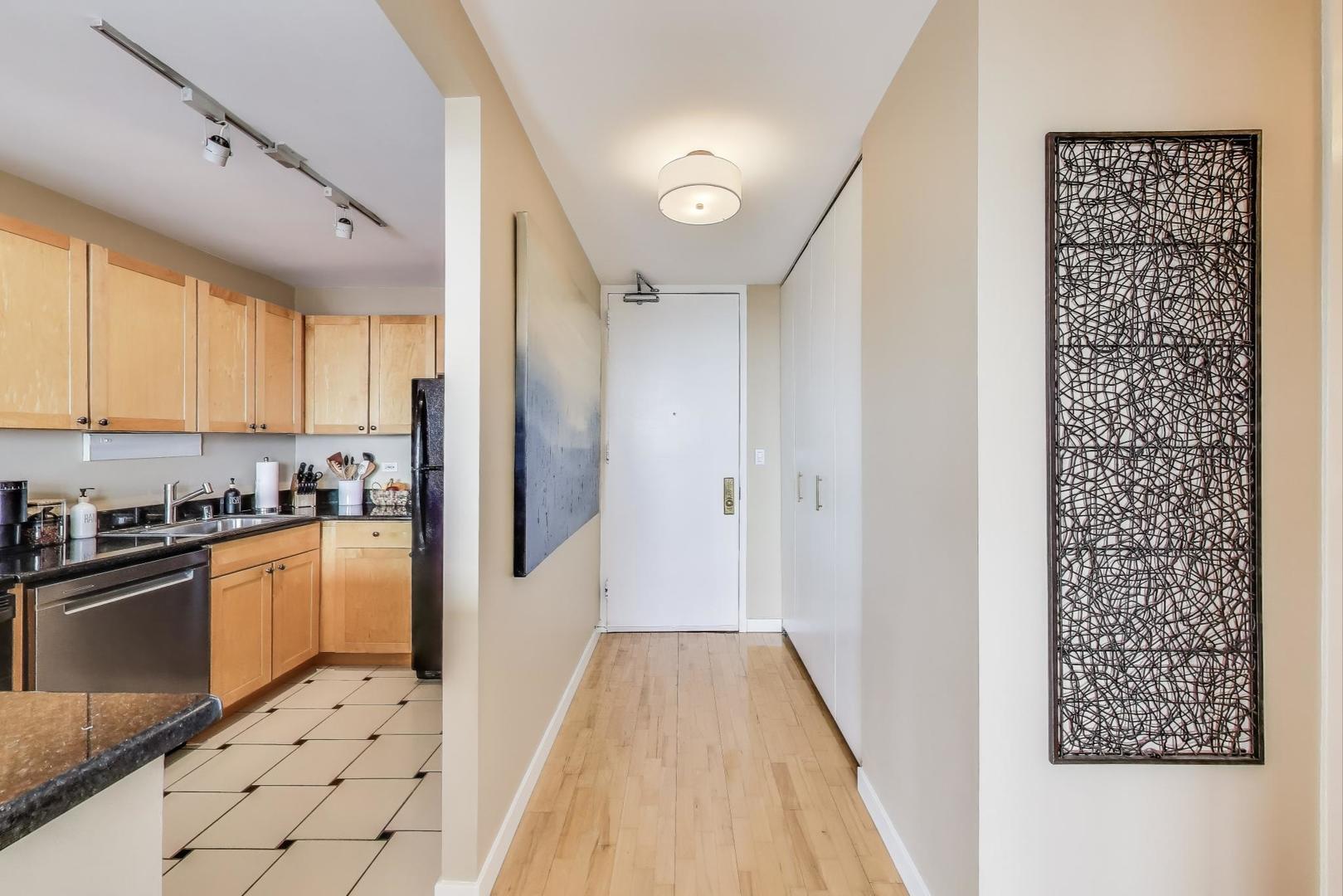 655 West Irving Park Road, Unit 2807 Chicago, IL 60613 - Photo 4 of 33 Gallery Image 4