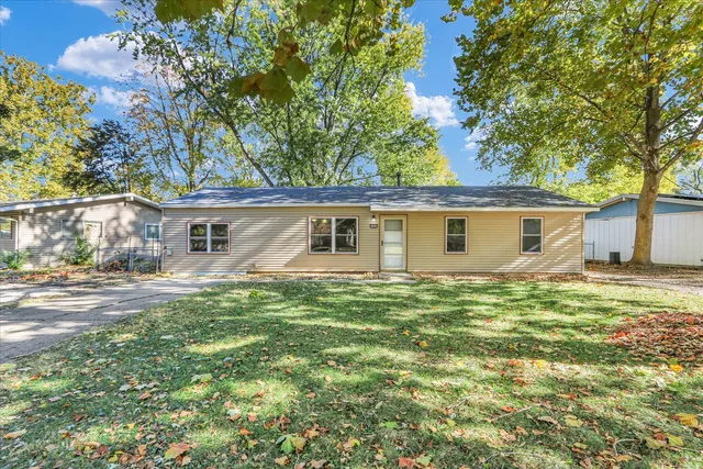 $187,500 | 1402 Scottsdale Drive, Champaign, IL 61821