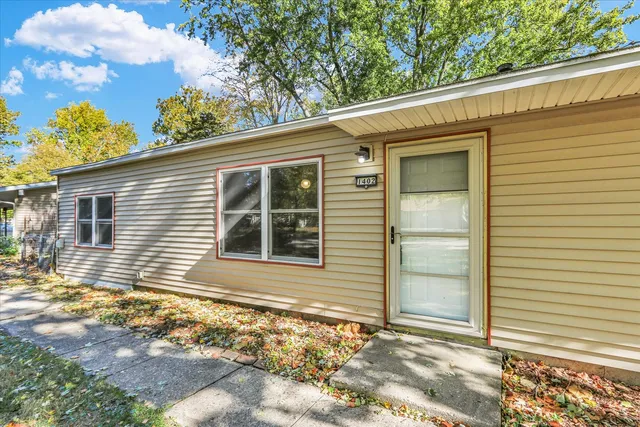 $187,500 | 1402 Scottsdale Drive, Champaign, IL 61821