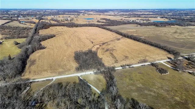 $1,500,000 | 2784 West 231st Street, Bucyrus, KS 66013