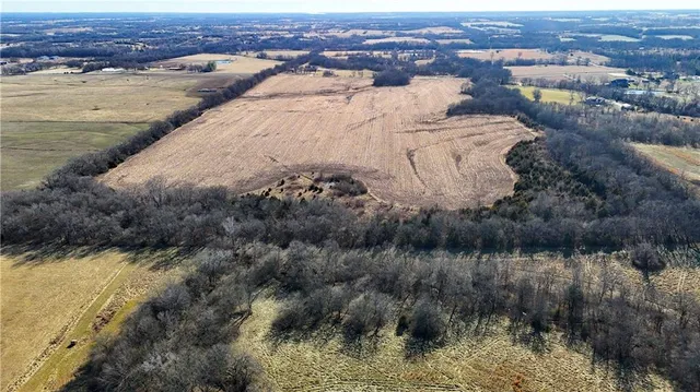 $1,500,000 | 2784 West 231st Street, Bucyrus, KS 66013