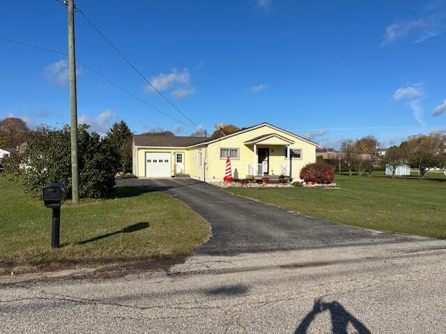 135 Spring Street St. Ignace, MI 49781 - Photo 2 of 39 Gallery Image 2