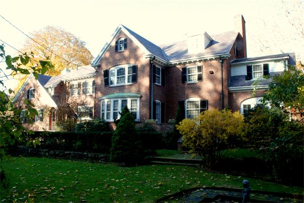 40 Wykeham Road Newton, MA 02465 - Photo 4 of 16