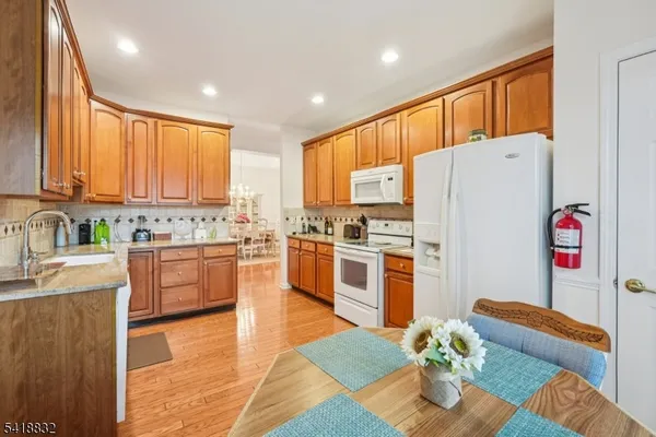 $750,000 | 1209 Holly Lane, Unit 1209, Cedar Grove, NJ 07009