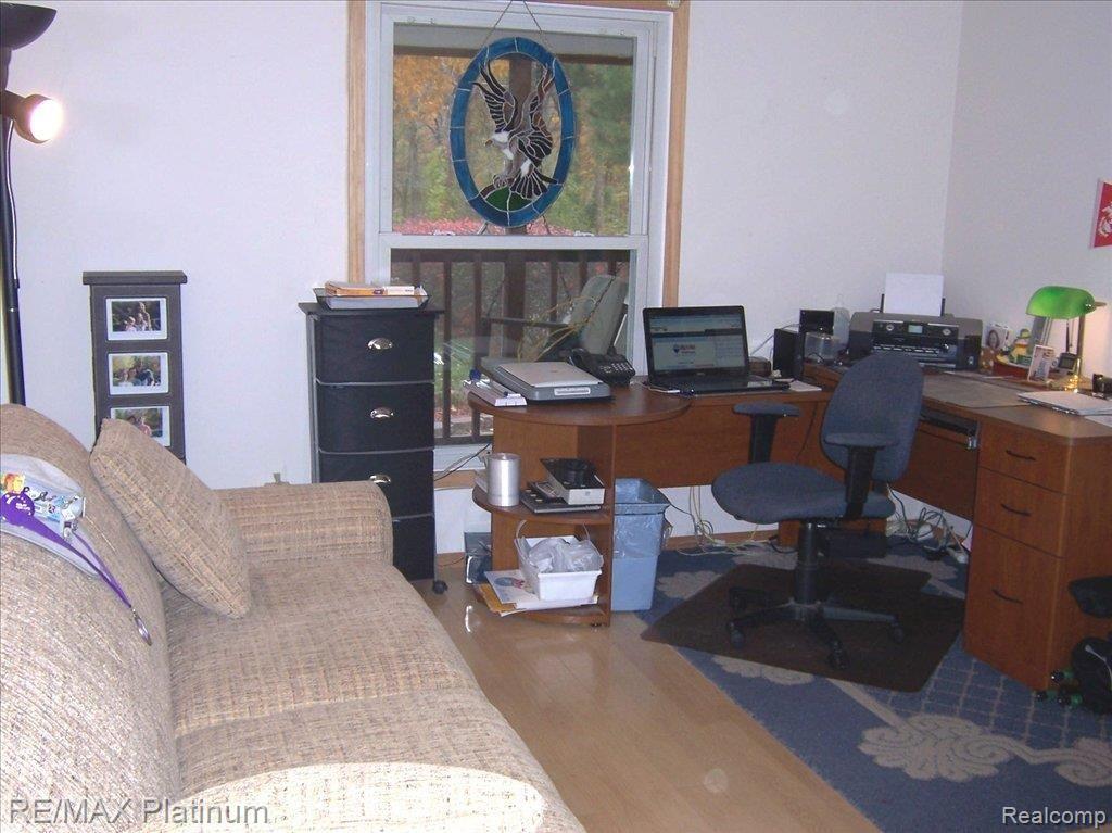 9818 McClements Road Brighton, MI 48114 - Photo 13 of 25 Office/Library