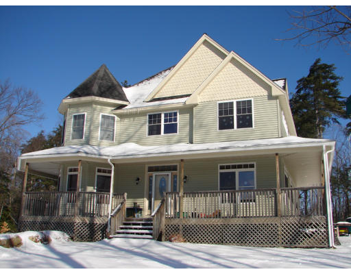 8 North County Road Princeton, MA 01541 - Photo 1 of 24 a front view of a house with a yard
