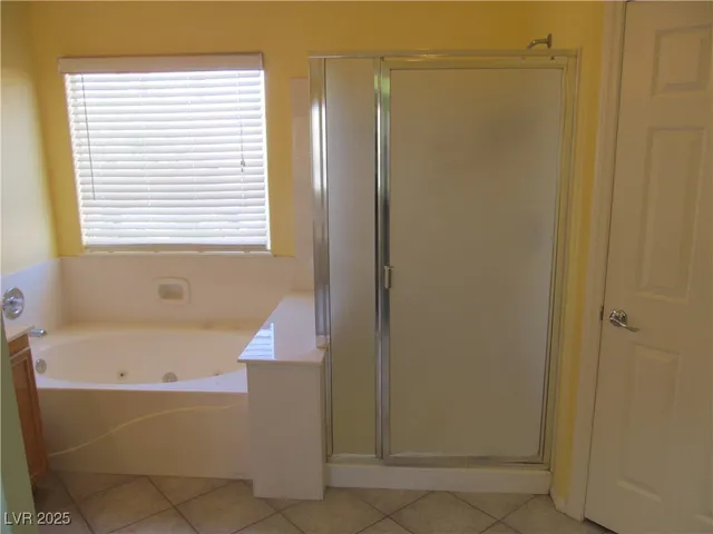 $2,050 | 9572 Sunshade Court, Las Vegas, NV 89147