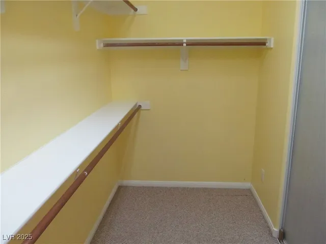 $2,050 | 9572 Sunshade Court, Las Vegas, NV 89147