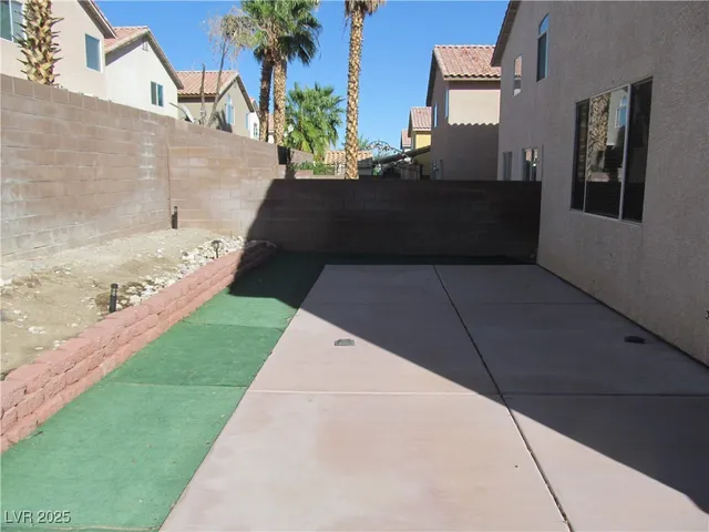 $2,050 | 9572 Sunshade Court, Las Vegas, NV 89147