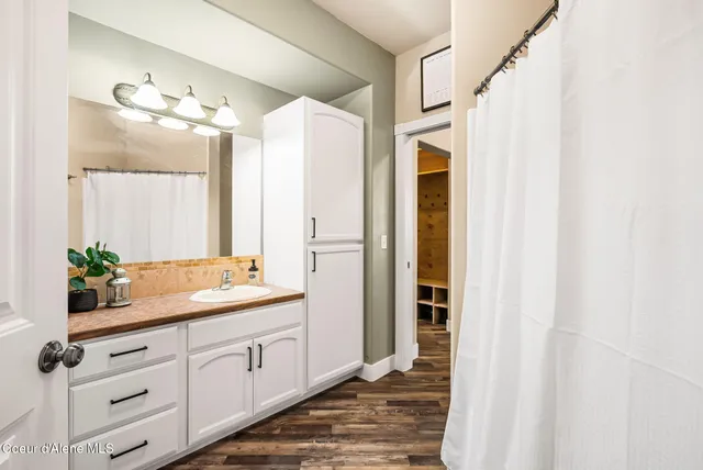 $998,000 | 162 Cedar View Estates Road, Blanchard, ID 83804