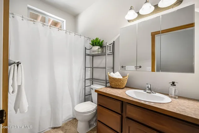 $998,000 | 162 Cedar View Estates Road, Blanchard, ID 83804