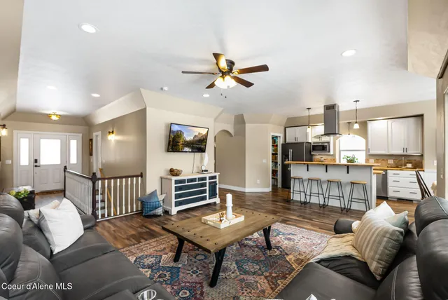 $998,000 | 162 Cedar View Estates Road, Blanchard, ID 83804