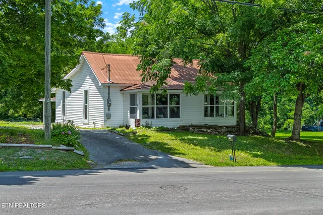 $239,900 | 121 North Niota Road, Englewood, TN 37329