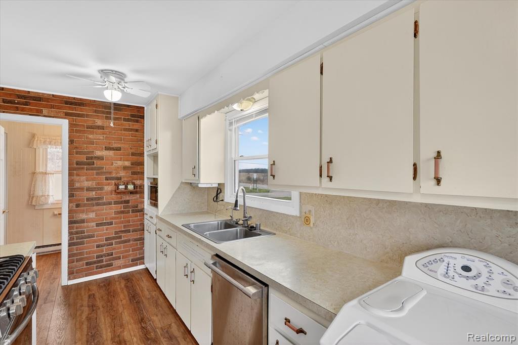 992 West Bennington Road Owosso, MI 48867 - Photo 16 of 61