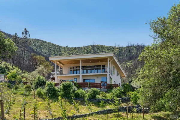 $4,500,000 | 8353-8349 West Dry Creek Road, Healdsburg, CA 95448