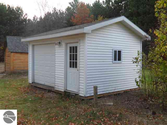 8989 Cedar Run Road Traverse City, MI 49685 - Photo 8 of 22 1731491-7.JPG