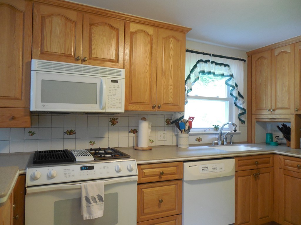 30 Wendell Road Fitchburg, MA 01420 - Photo 4 of 23 Gallery Image 4