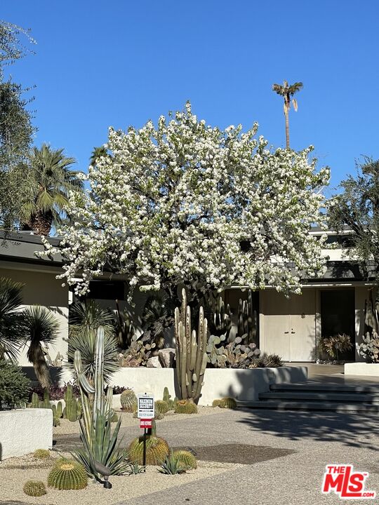 40471 Sand Dune Road Rancho Mirage, CA 92270 - Photo 4 of 42 Gallery Image 4