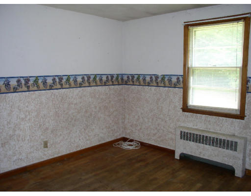 49 Hingham Road Grafton, MA 01536 - Photo 5 of 8 Gallery Image 5